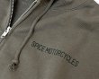 画像4: SPICE MOTORCYCLES スパイスモーターサイクルズ 10.0oz SPICE HOODIE フルジップ スウェット パーカー【チャコール】 (4)