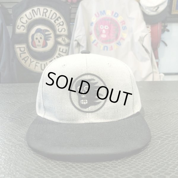 画像1: 「SCUM RIDERS」FLAT  VISOR CAP【GRAY/BLACK】「スカムライダース」フラットバイザーキャップ 【グレー/ブラック】-art work-SCUMBOY TATTOO (1)